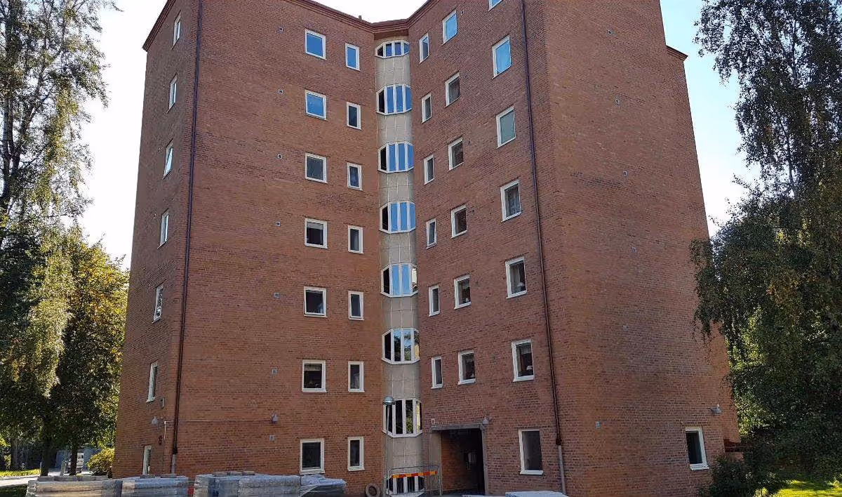 Dörrar och portar ses över under november